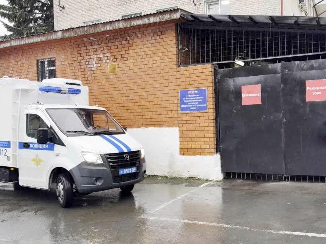 В Ступино полицейские задержали курьера, работавшего на телефонных аферистов