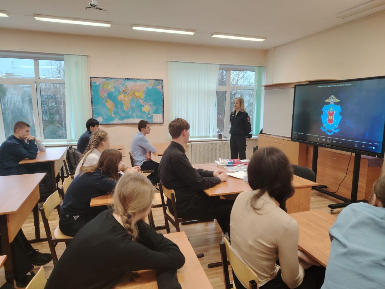 В Ступино сотрудник полиции рассказала школьникам о своей профессии