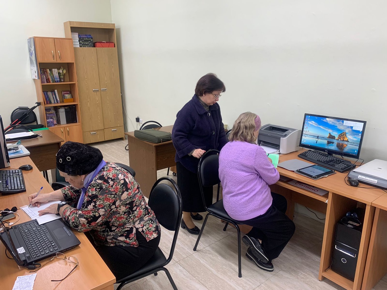 В Центральной городской библиотеке еженедельно проходят курсы компьютерной грамотности2